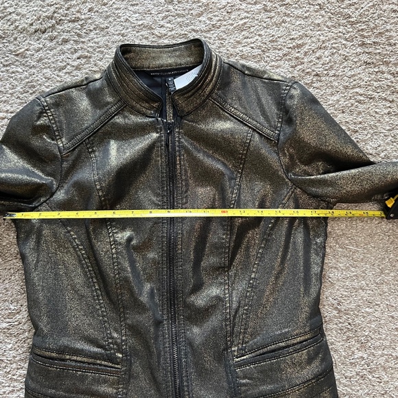 WHBM Coated Stretch Denim Cropped PartyJacket in Metallic Gold Over Black Size 8 - Picture 4 of 7